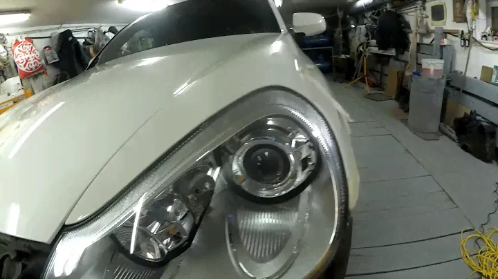 Porshe Cayenne - подгоняю фару, завариваю разрывы бампера.